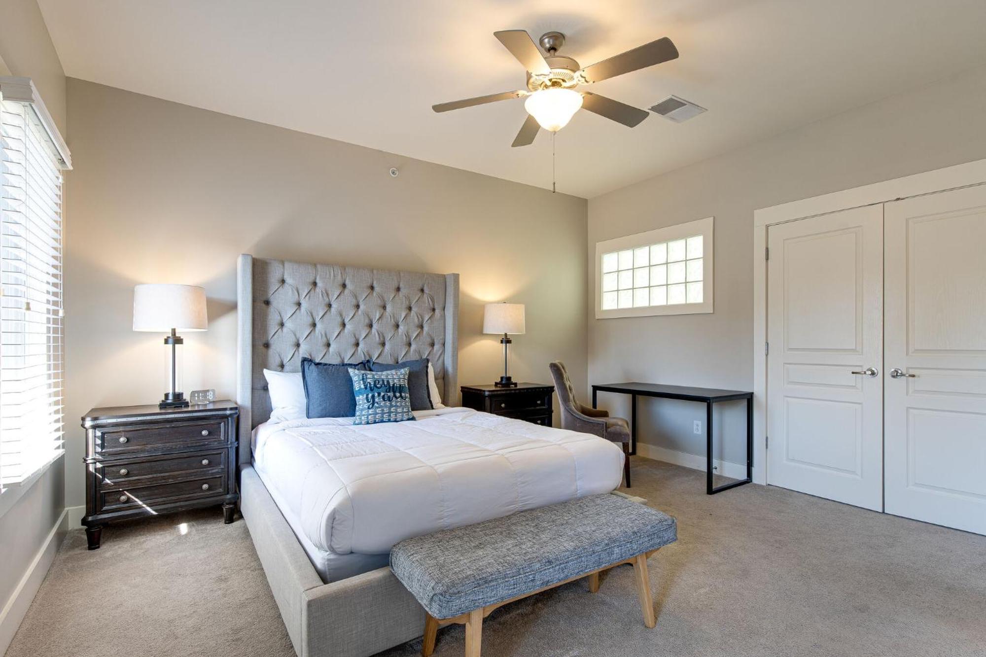 The Celebrity - Minutes To Broadway With A Balcony Apartment Nashville Bagian luar foto