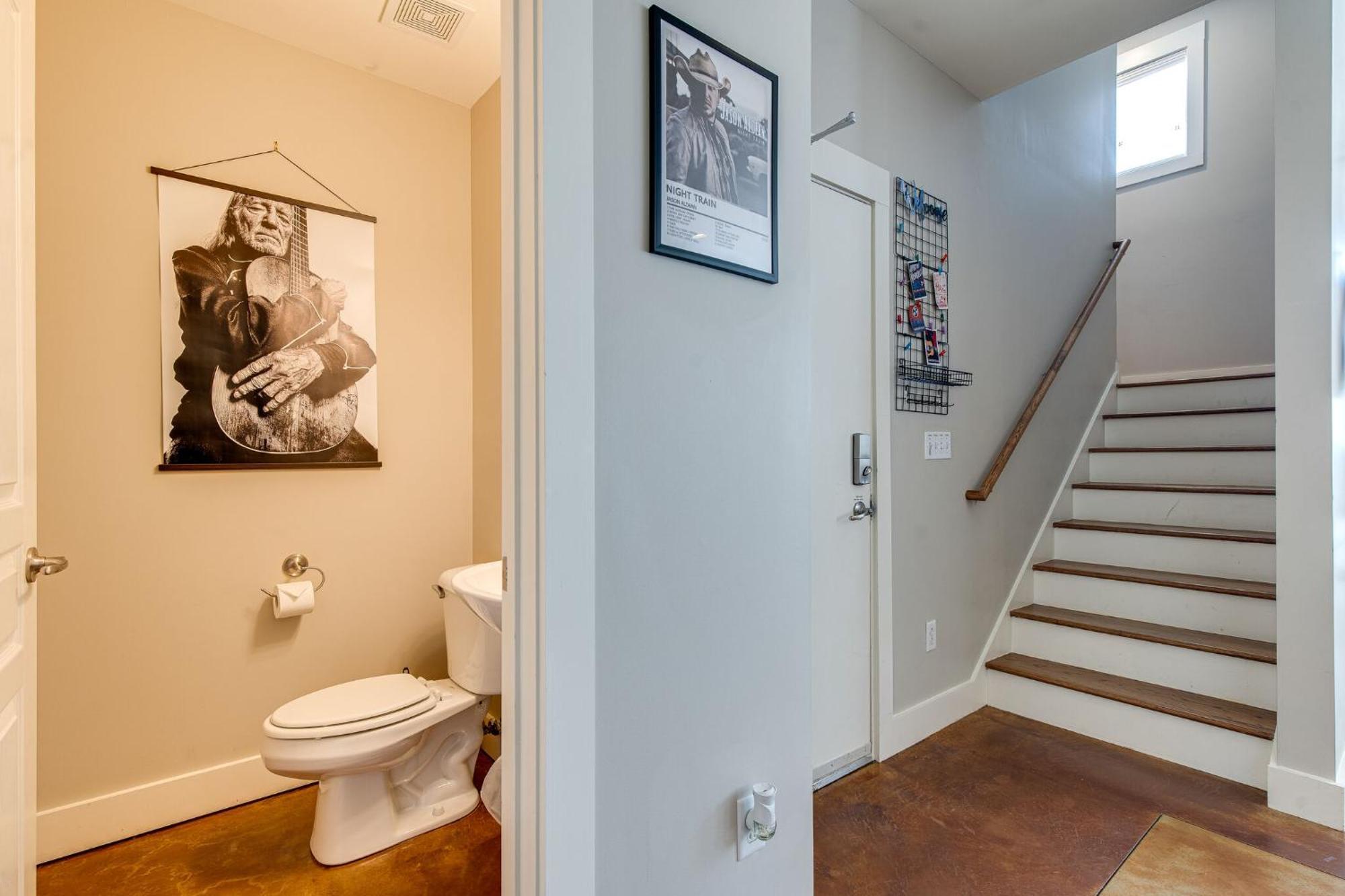 The Celebrity - Minutes To Broadway With A Balcony Apartment Nashville Bagian luar foto