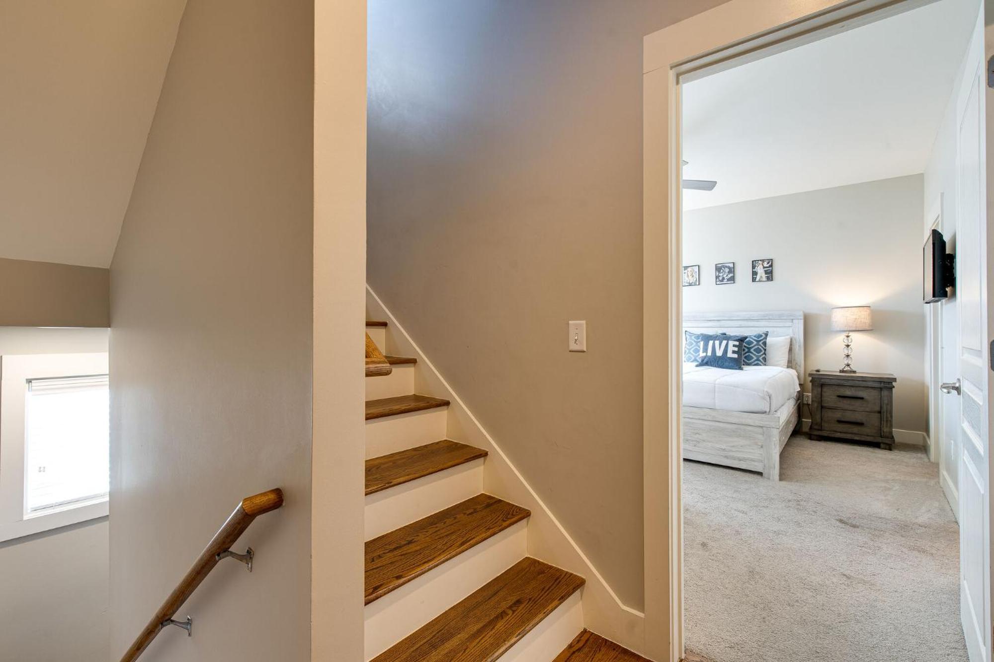 The Celebrity - Minutes To Broadway With A Balcony Apartment Nashville Bagian luar foto