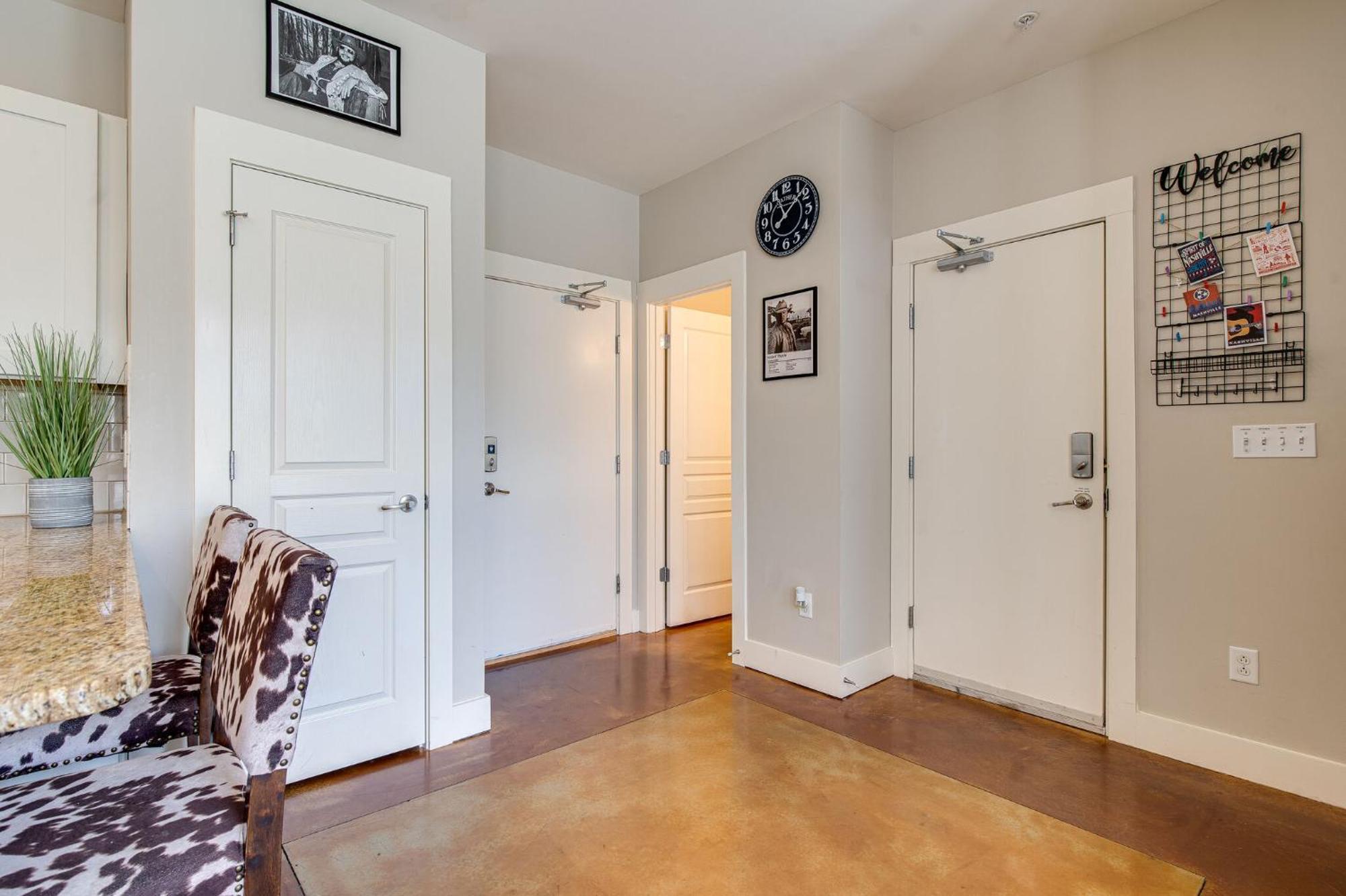 The Celebrity - Minutes To Broadway With A Balcony Apartment Nashville Bagian luar foto